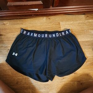 Under Armour Women's Black Shorts W Pockets